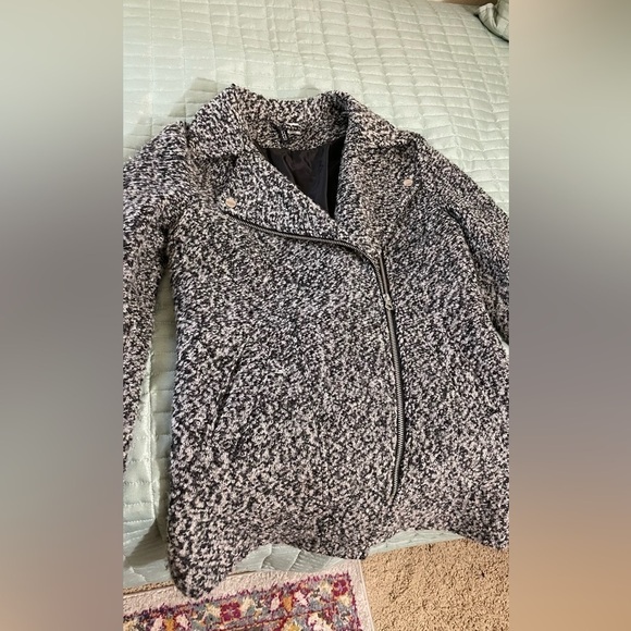 H&M grey cozy warm zip up coat with big collar and pockets - Picture 6 of 10